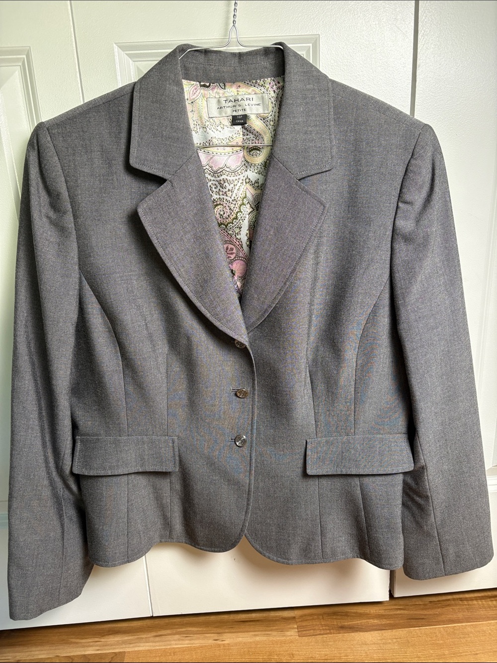 Tahari Grey Tailored Women's Blazer with Notched Lapel